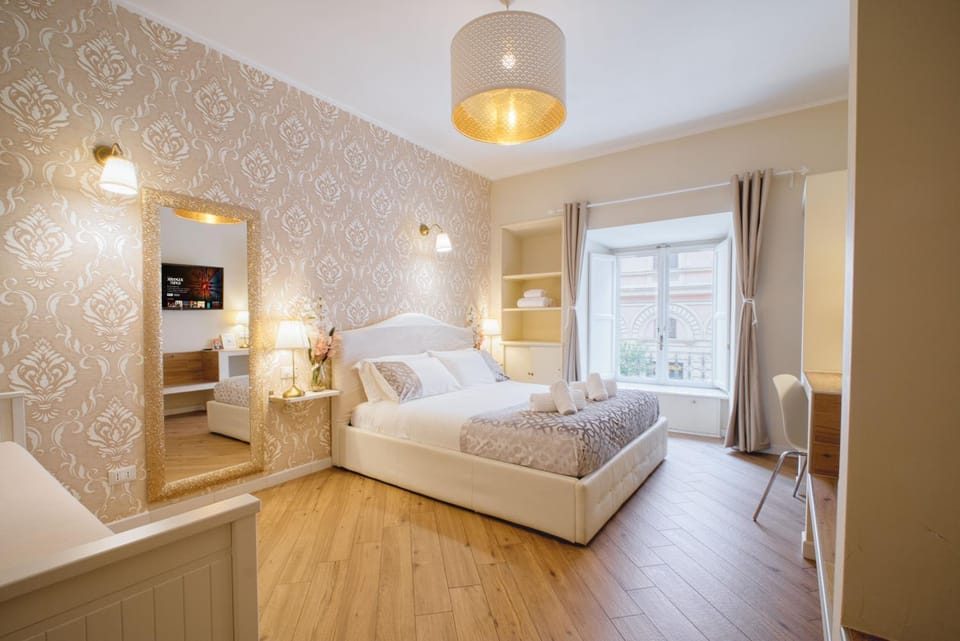 Bed, TV and multimedia, Photo of the whole room, Bedroom