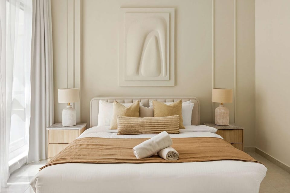 Photo of the whole room, Bedroom