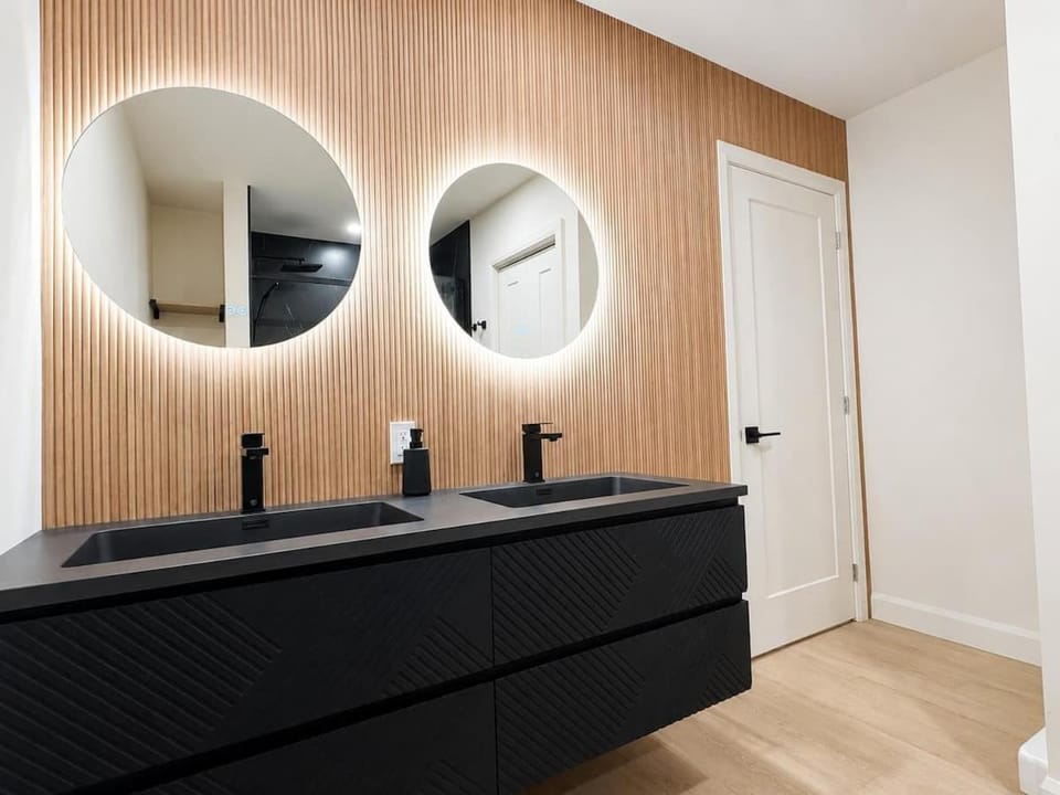 Studio Elvis with AC 5 min downtown Unit 9 Apartment in Quebec City