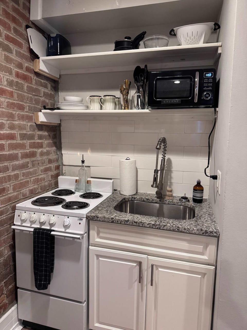Kitchen or kitchenette, Dining area, kitchen