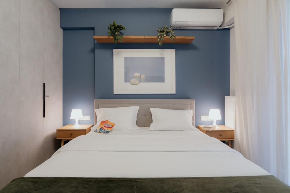 1BR Brand New Suite, Private Parking, Near Metro Apartment in Kallithea