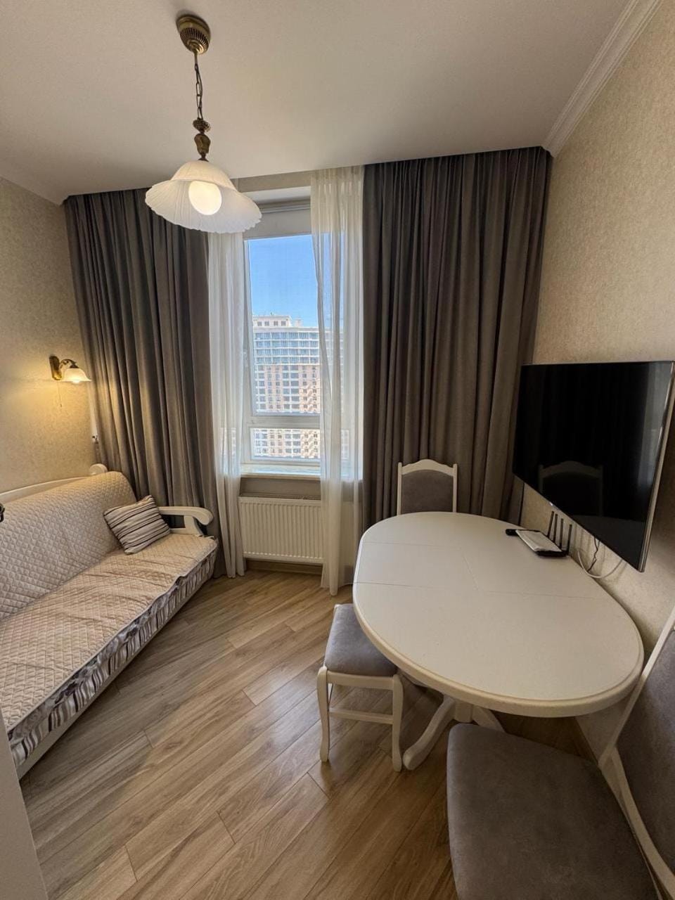 Sea Breeze Apartment at Golfstream Apartment in Odessa