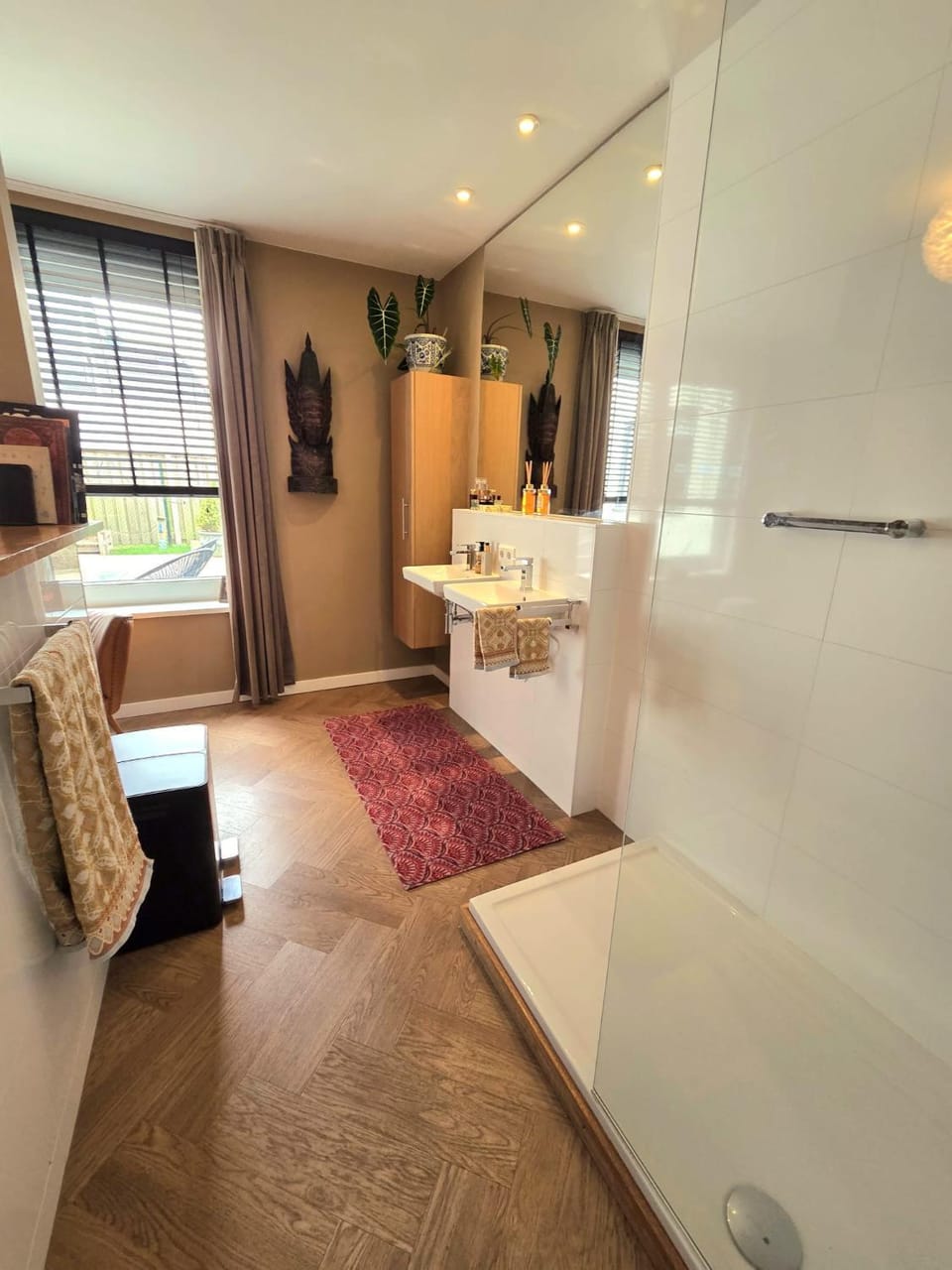 Bathroom, towels