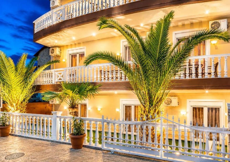 Property building, Patio, Facade/entrance, Garden, View (from property/room), Balcony/Terrace, Balcony/Terrace