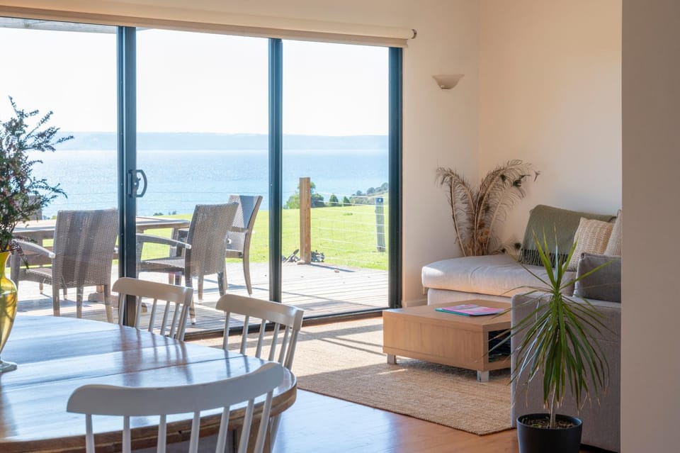 Antechamber Bay Retreats House in South Australia