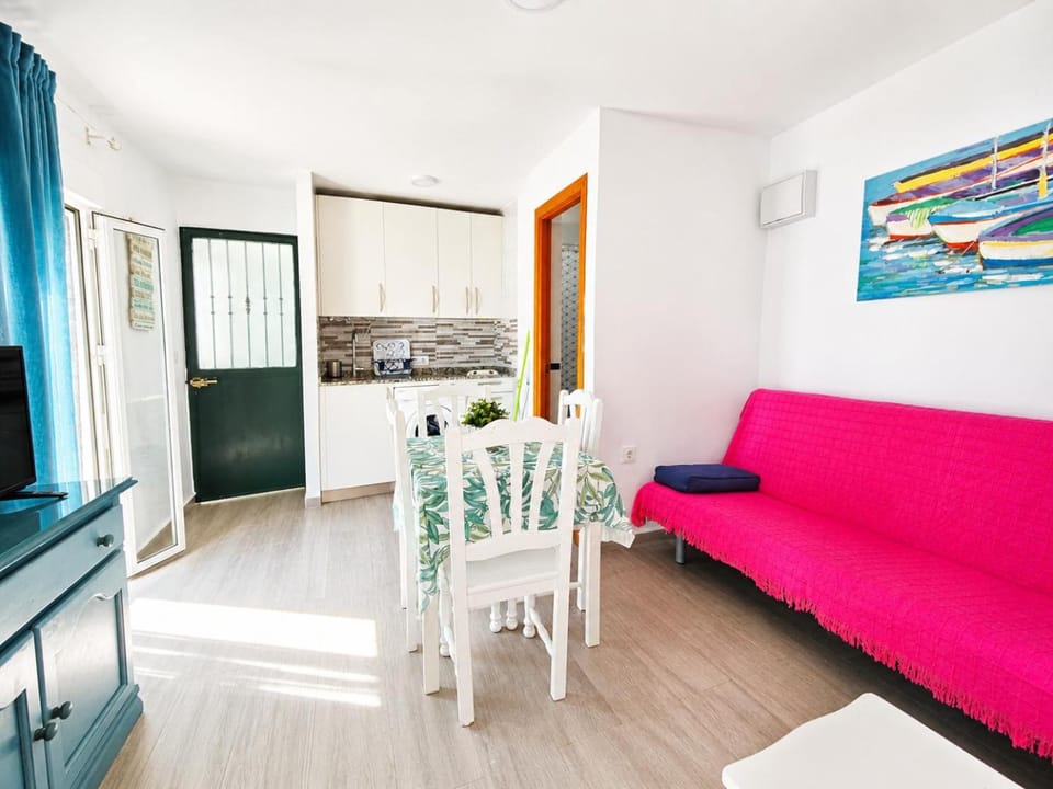 Living room, Dining area, kitchen