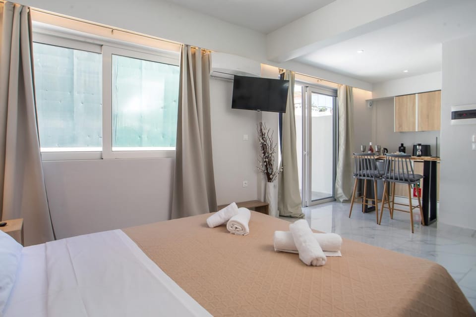 Bed, TV and multimedia, Kitchen or kitchenette, Dining area, Bedroom, air conditioner