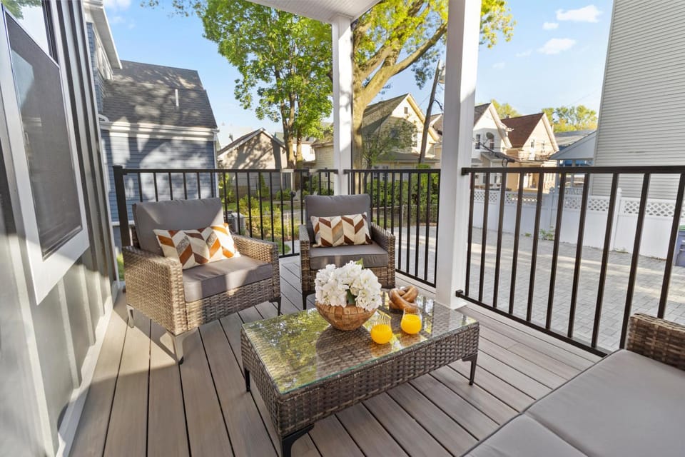 View (from property/room), Balcony/Terrace, Seating area