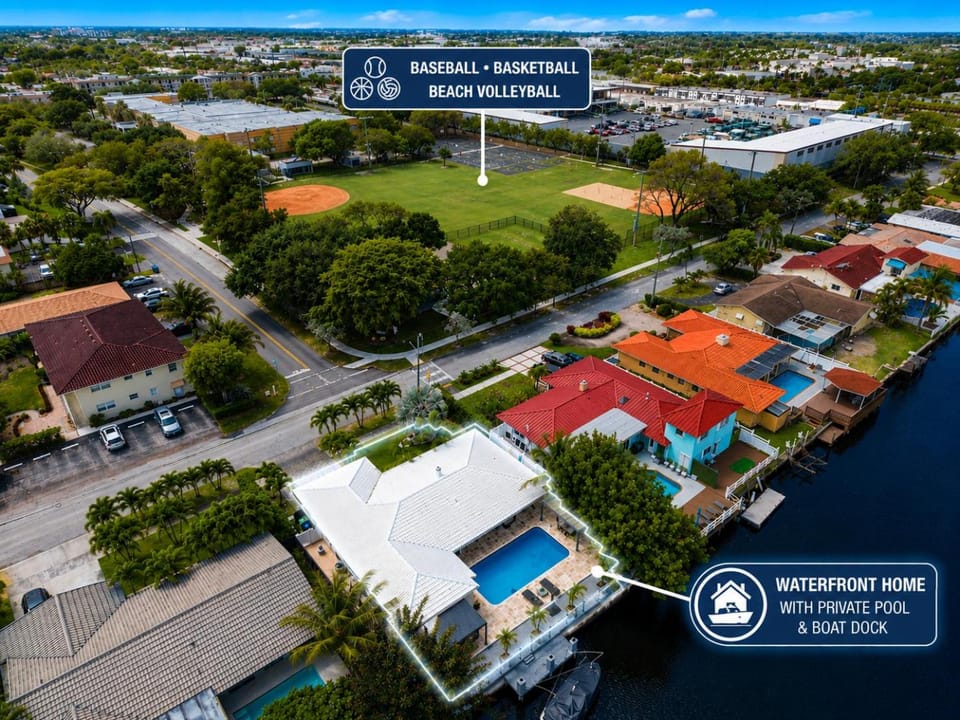 Luxury Fort Lauderdale Waterfront Home Heated Pool Game Room Park Villa in Oakland Park