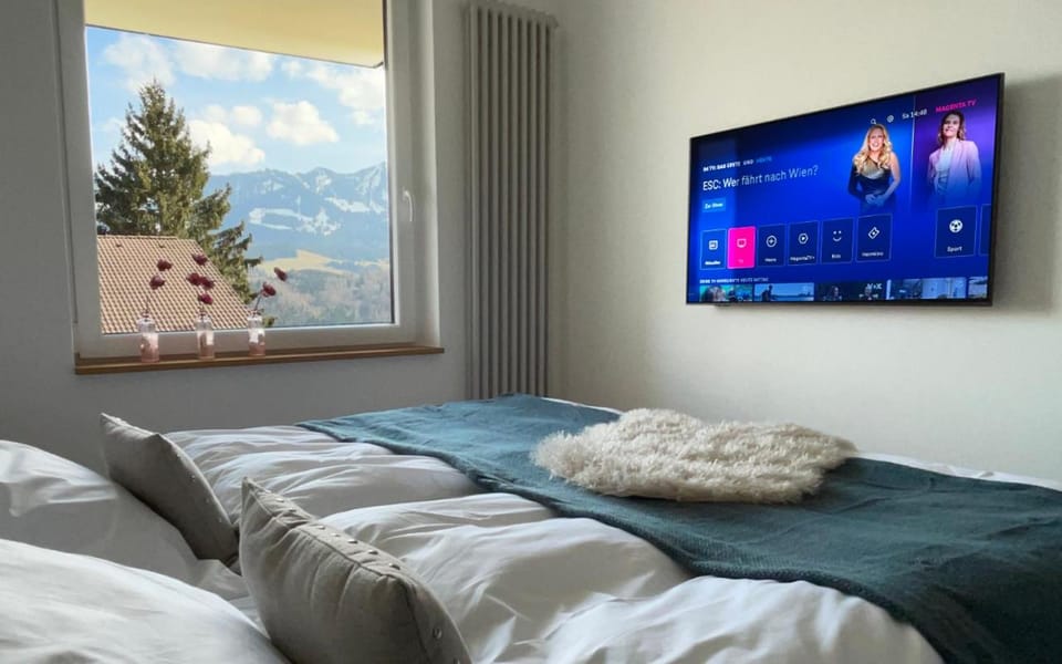 TV and multimedia, Bedroom, Mountain view