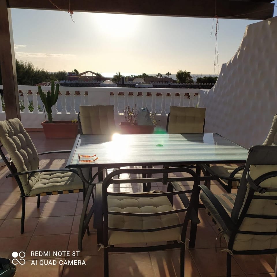 Property building, Balcony/Terrace, Living room