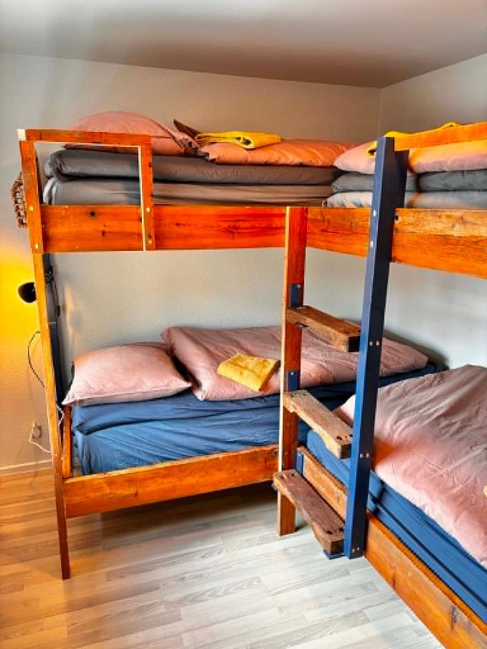 bunk bed, towels