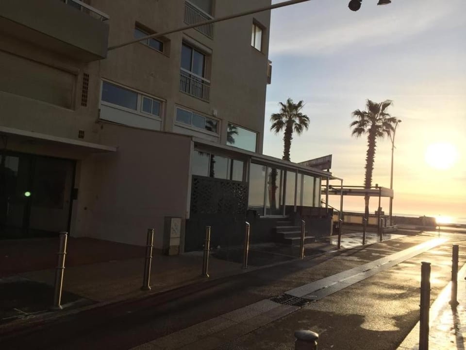 Canet Beach renovated and air-conditioned 3 stars Apartment in Canet-en-Roussillon