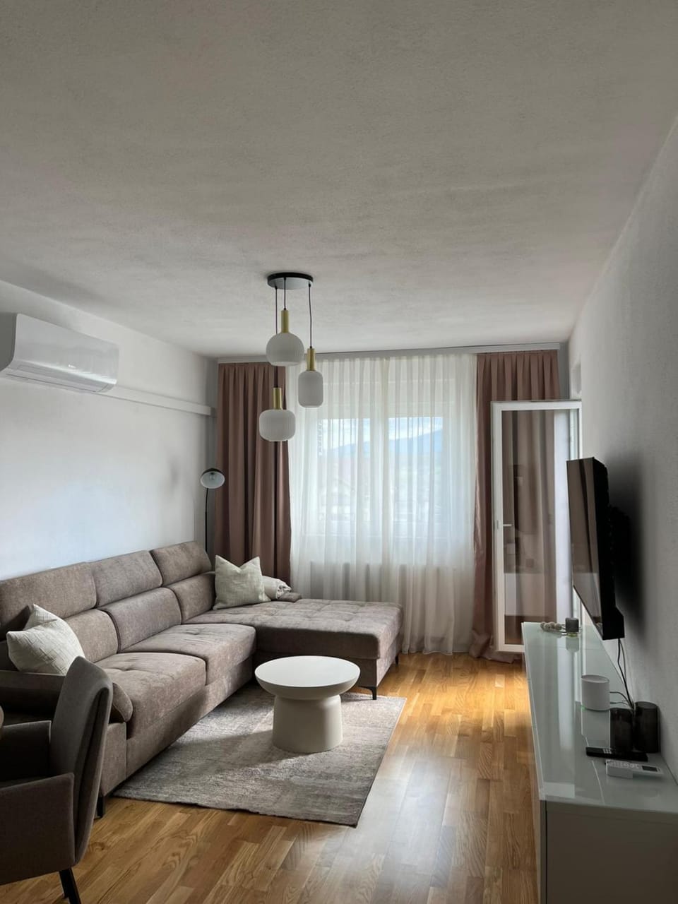 TV and multimedia, Living room, Photo of the whole room, Seating area