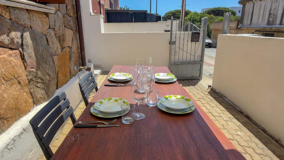 Dining area, Inner courtyard view
