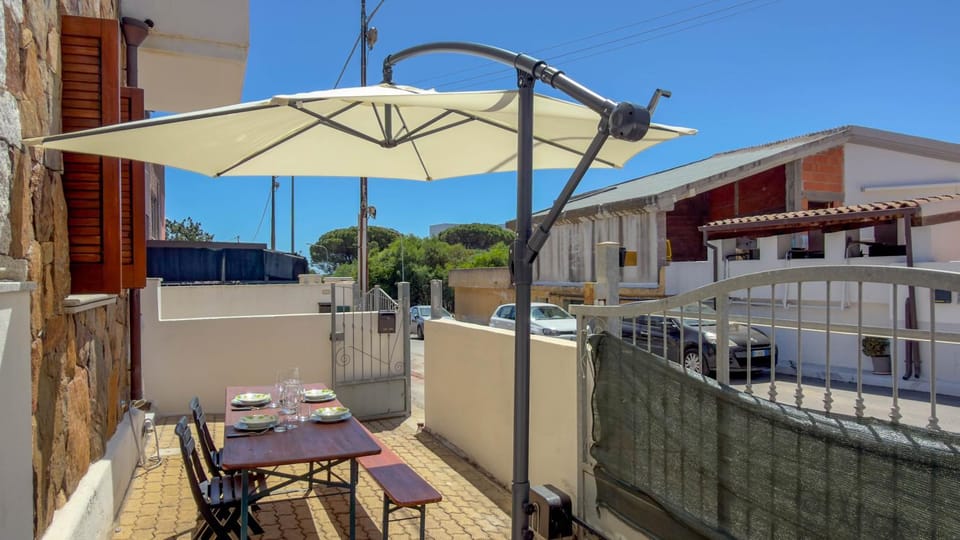 Dining area, Inner courtyard view