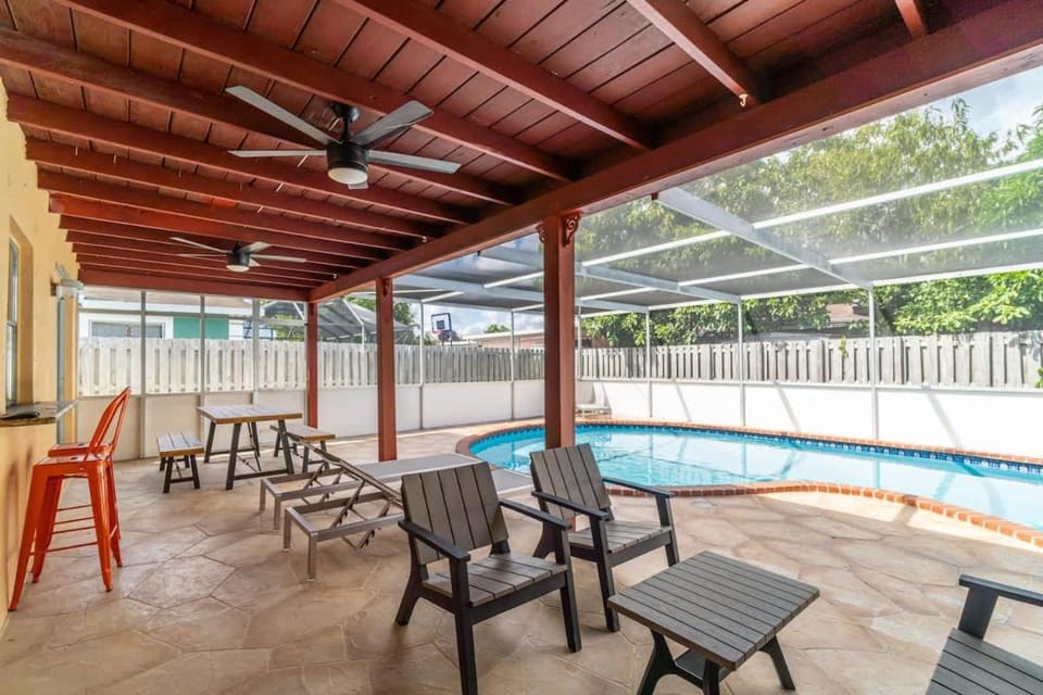Poolside Paradise in North Lauderdale House in North Lauderdale