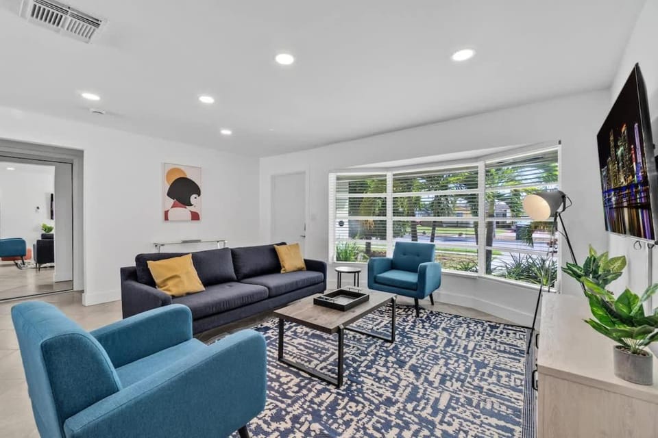 Poolside Paradise in North Lauderdale House in North Lauderdale
