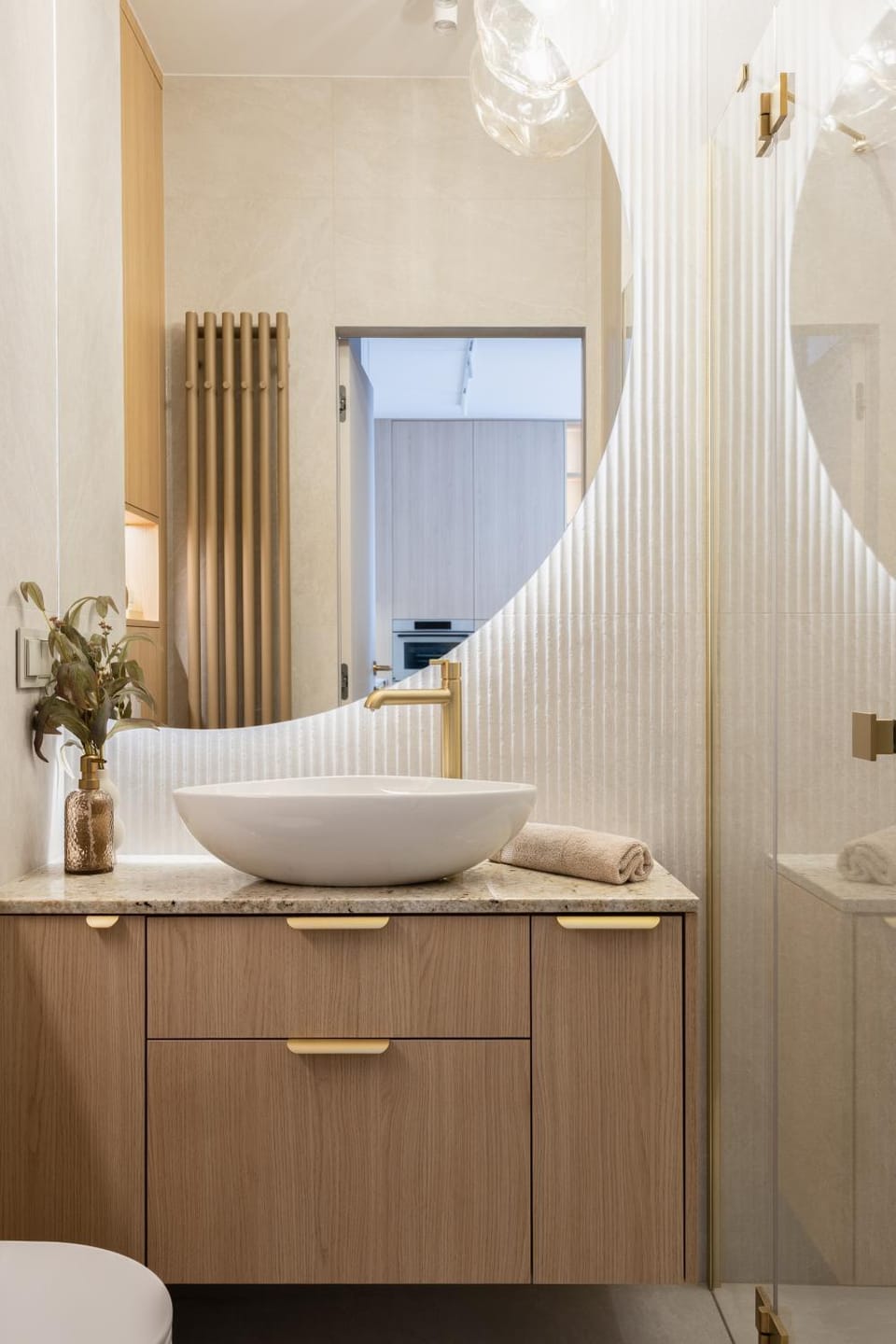 Bathroom, towels