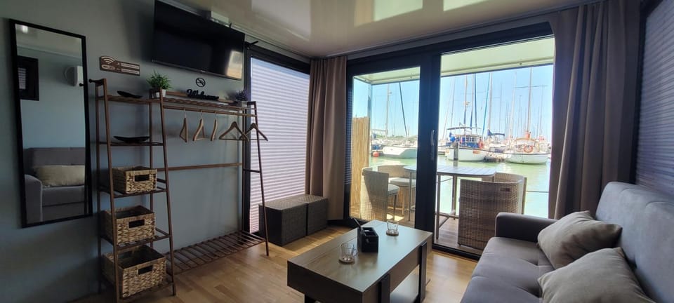 SEA & SOUL SUITe Docked boat in El Puerto de Santa María