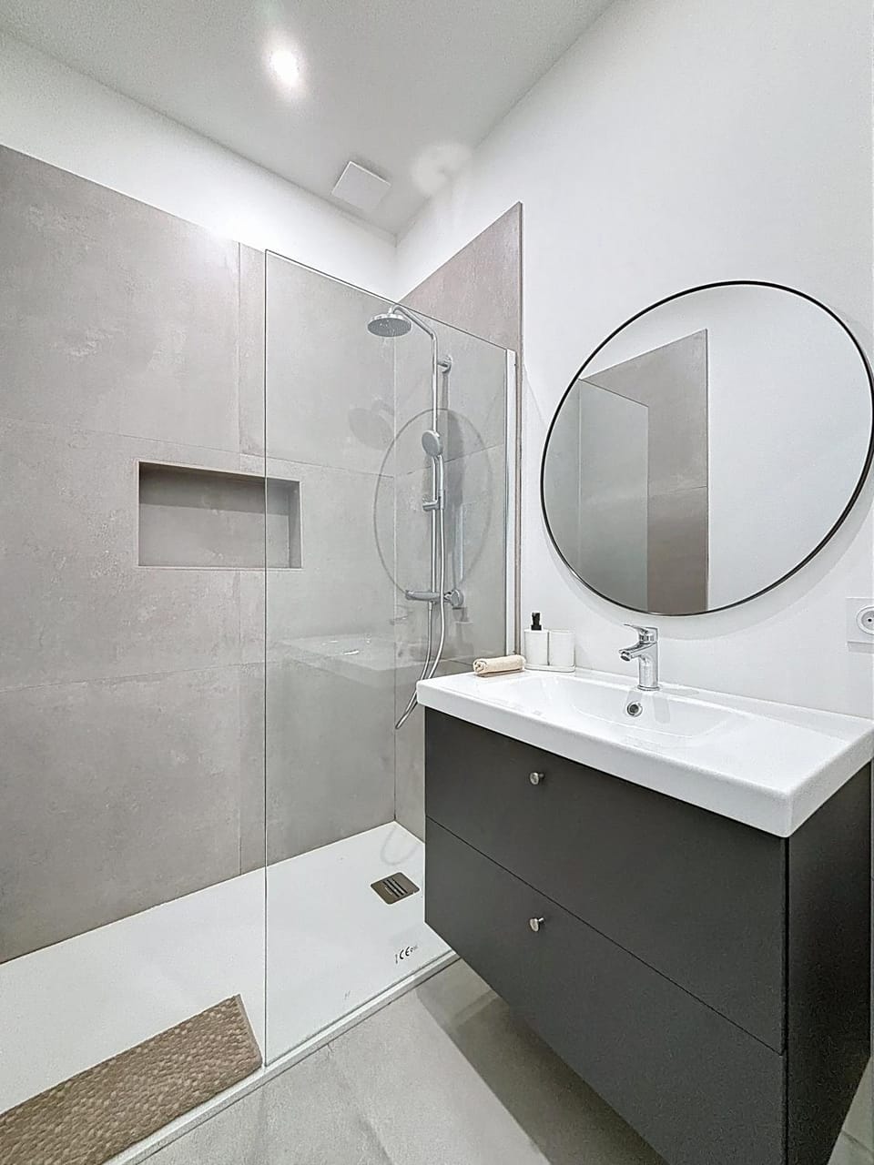 Paisible & Ensoleillé T3, WIFI Fibre et Balcon Apartment in Grenoble