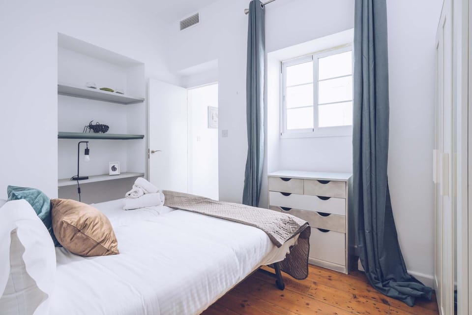Fully Equipped 2-Bedroom ApartmentPerfect Short Stay in Gibraltar Town Apartment in Gibraltar