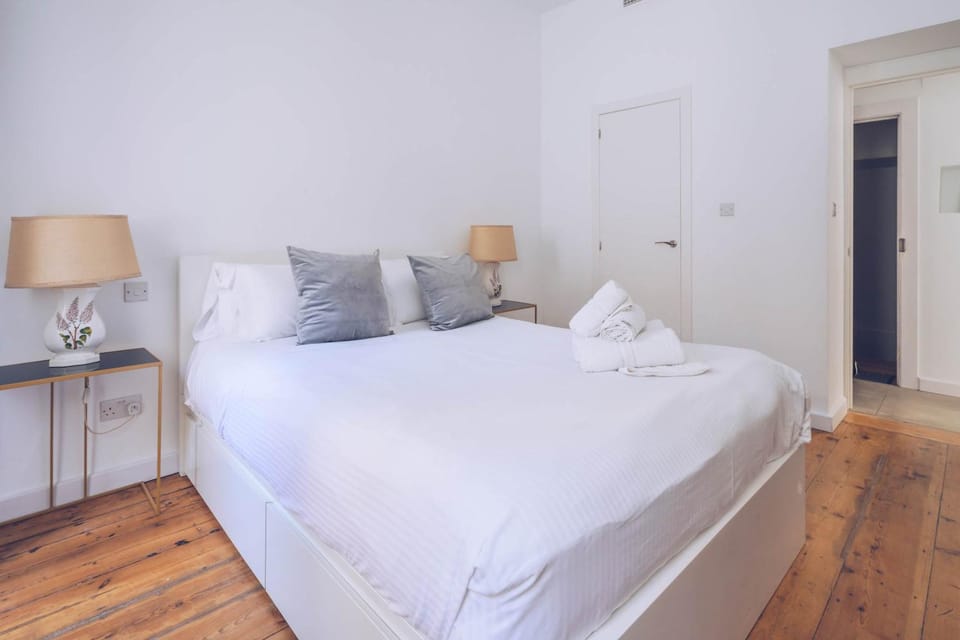 Fully Equipped 2-Bedroom ApartmentPerfect Short Stay in Gibraltar Town Apartment in Gibraltar