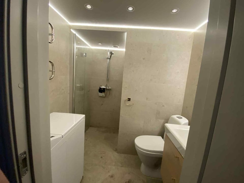 Shower, Toilet, Bathroom