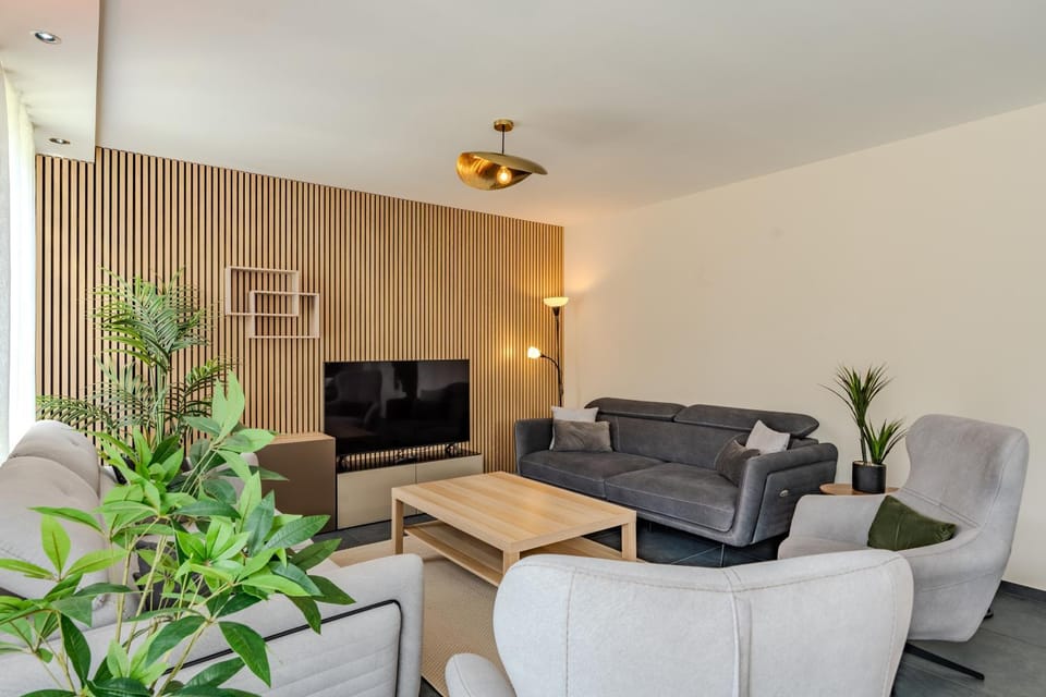 TV and multimedia, Living room, Seating area