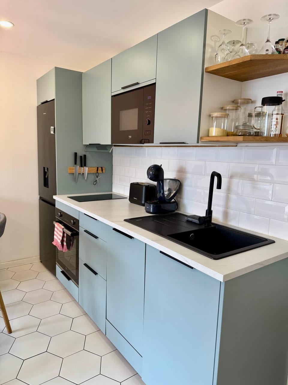 Coffee/tea facilities, washing machine, kitchen