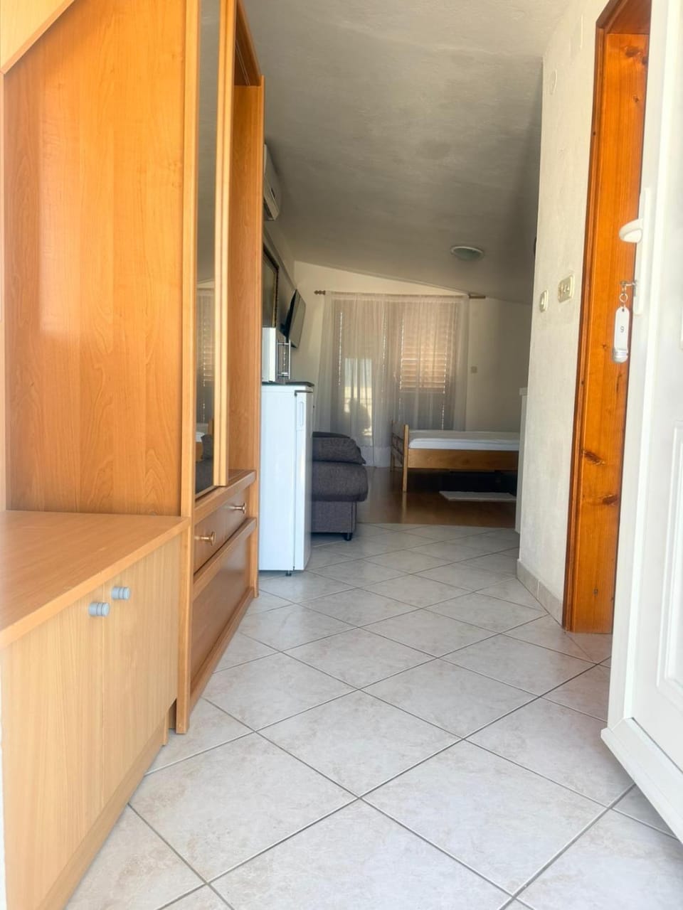 Facade/entrance, wardrobe