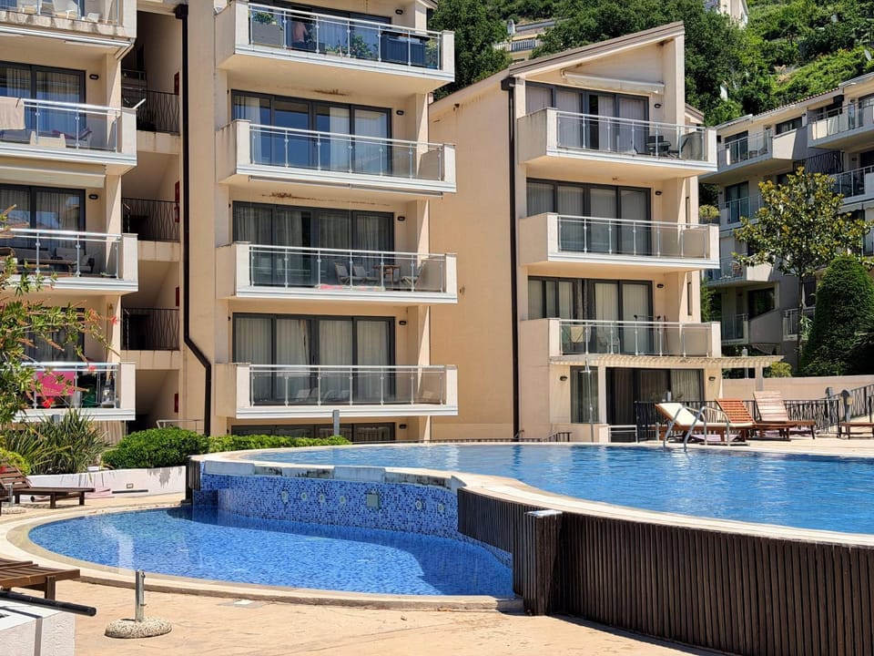 Przno 1BR Residence by Blue Horizon with Pool Apartment in Budva Municipality