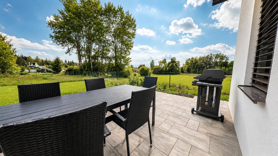 Patio, BBQ facilities, Dining area, Garden view