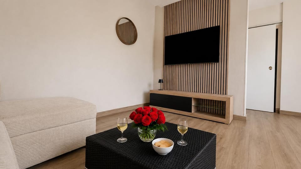 Communal lounge/ TV room