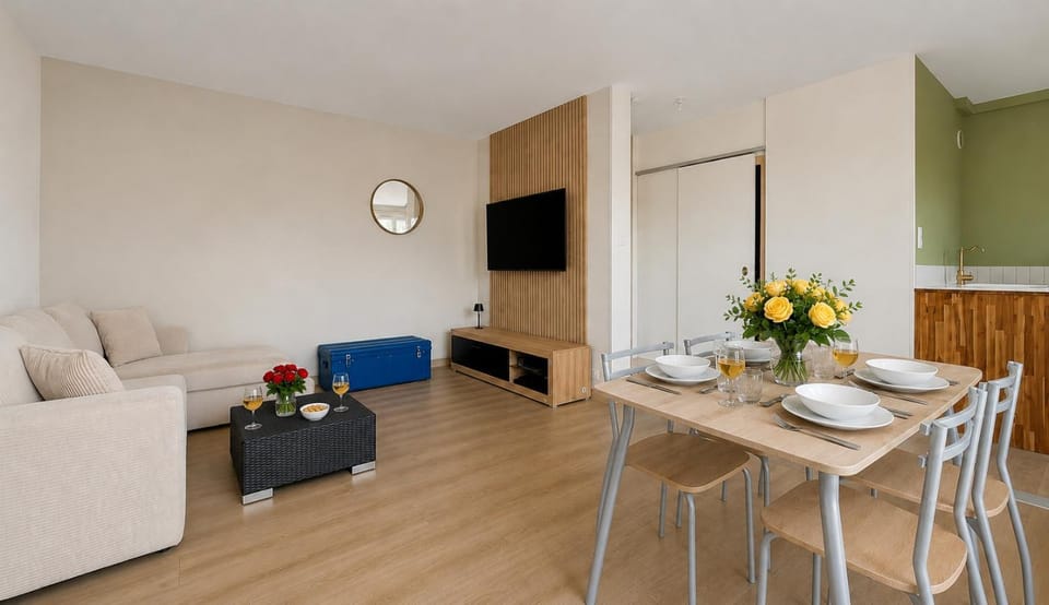 Communal lounge/ TV room, Dining area