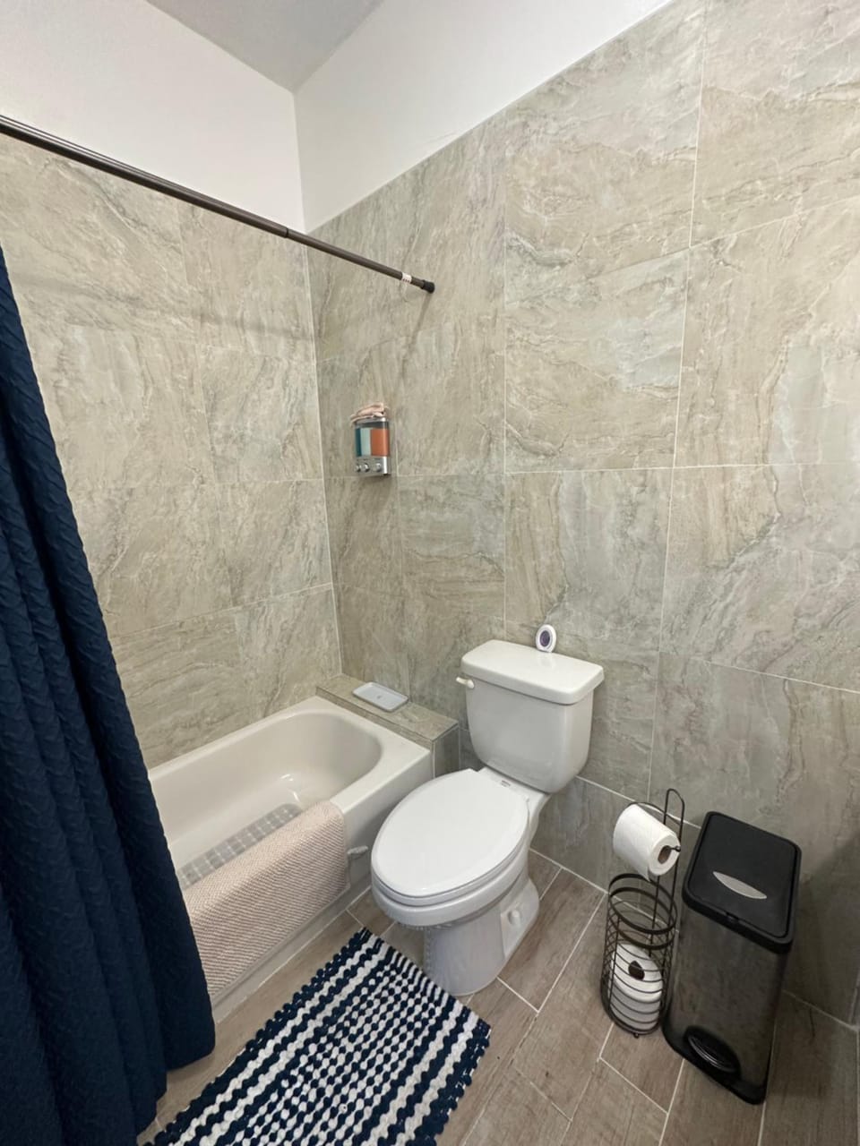 Cozy studio apartment with AC in Naples, just minutes from the beach Vacation rental in East Naples