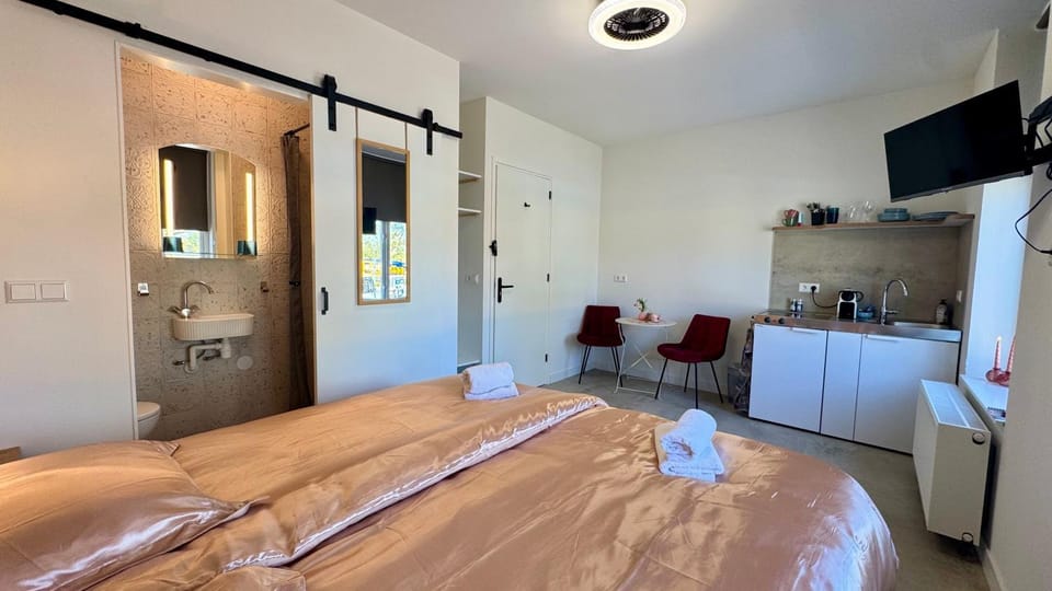 Property building, Bathroom, Living room