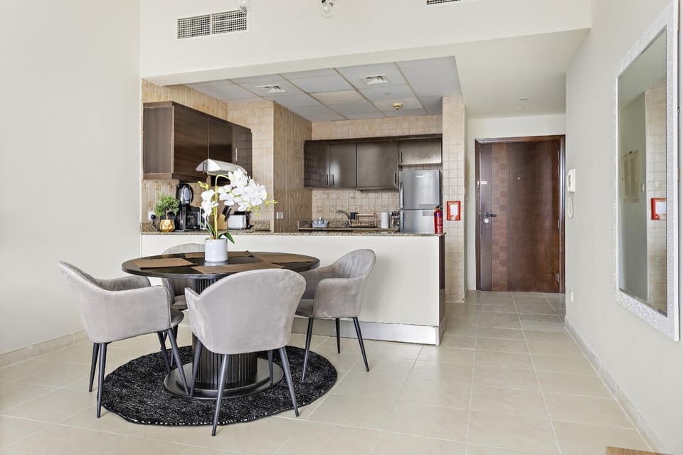 Aesthetic Chic 1BR In La Fontana Apartment in Dubai