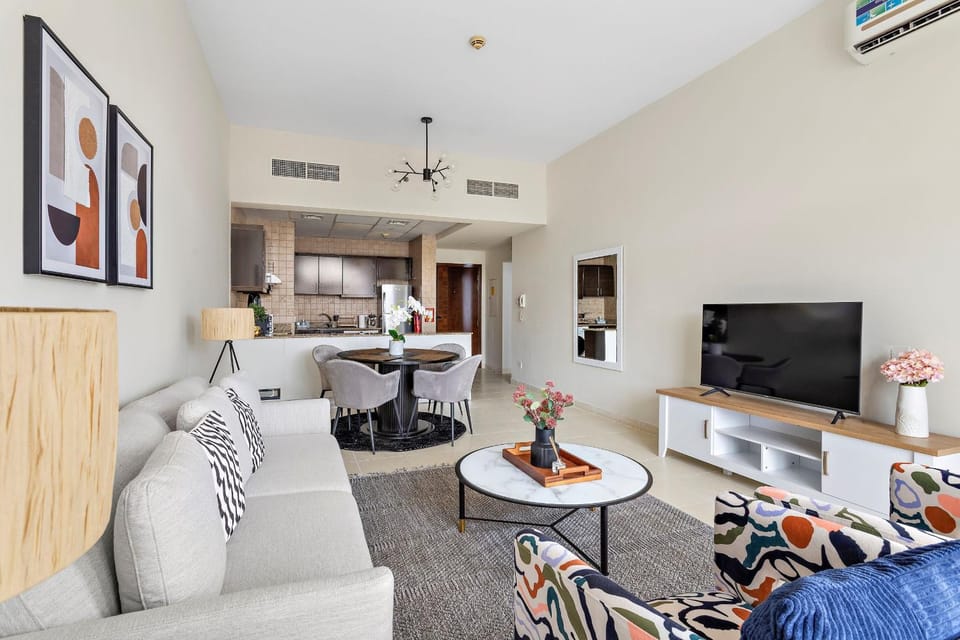 Aesthetic Chic 1BR In La Fontana Apartment in Dubai