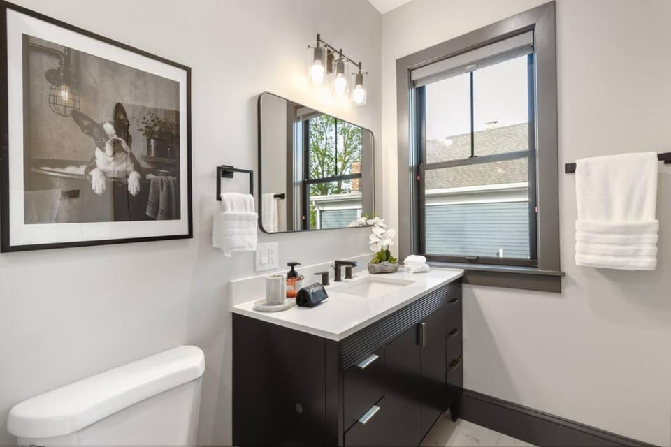 Bathroom, towels