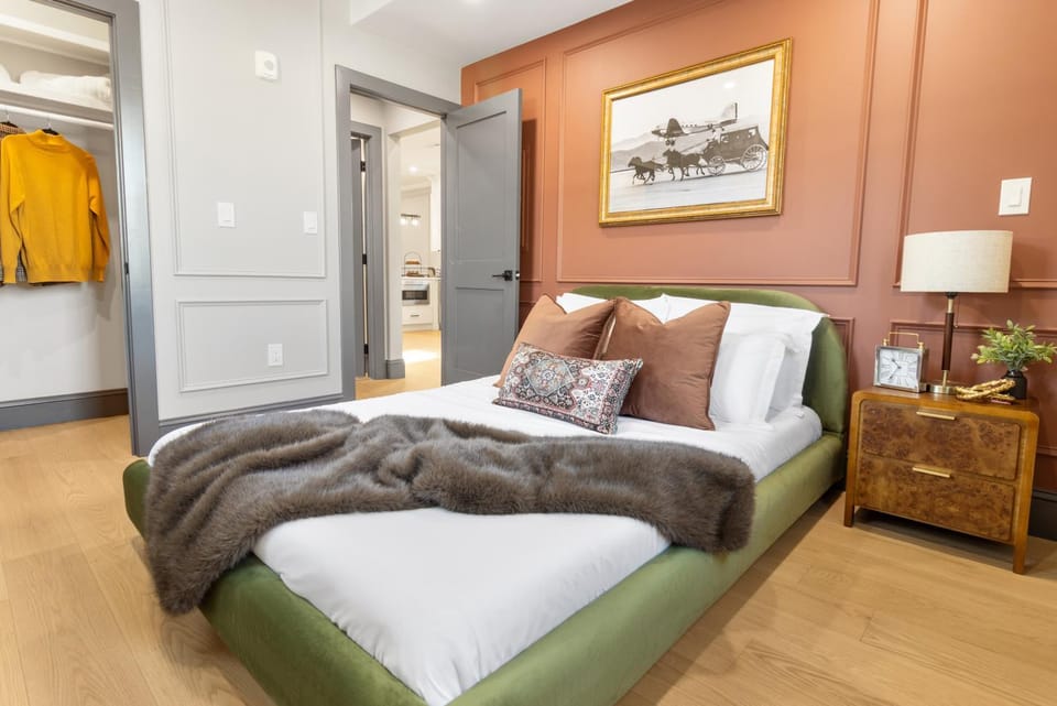 Bed, Photo of the whole room, Bedroom, wardrobe