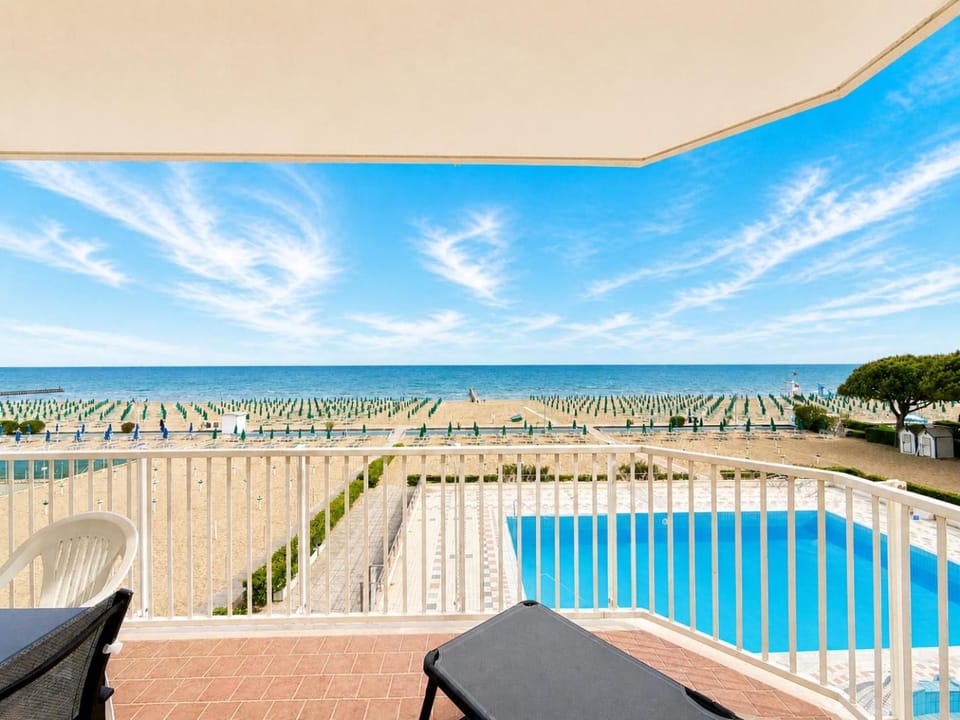 View (from property/room), Pool view, Sea view