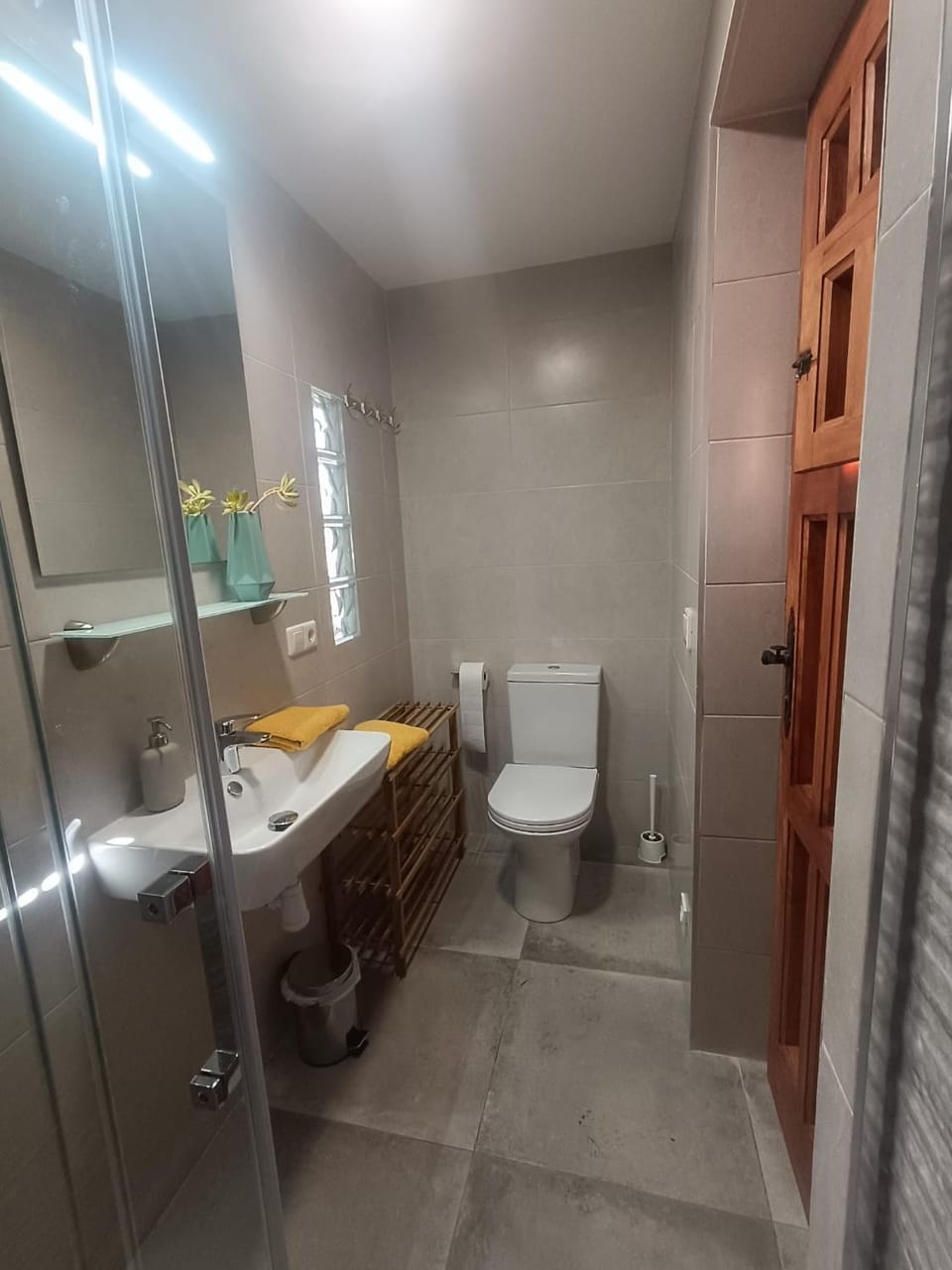 Bathroom, Living room