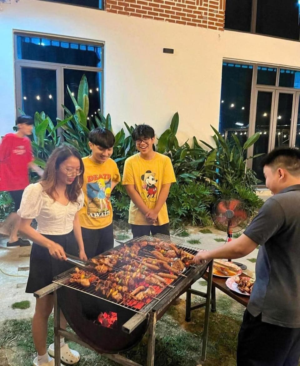 BBQ facilities, Food and drinks, Food, group of guests