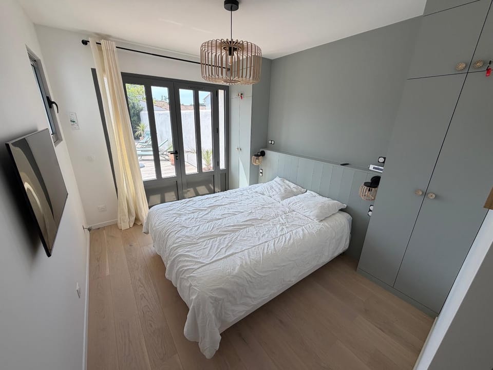 Maison 8 personnes, piscine chauffée, proche plage House in La Couarde-sur-Mer