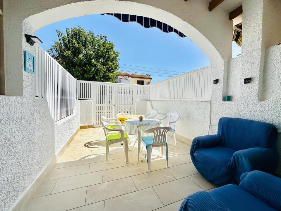 Holidoo Travel - Casa Dos Apartment in Los Alcázares