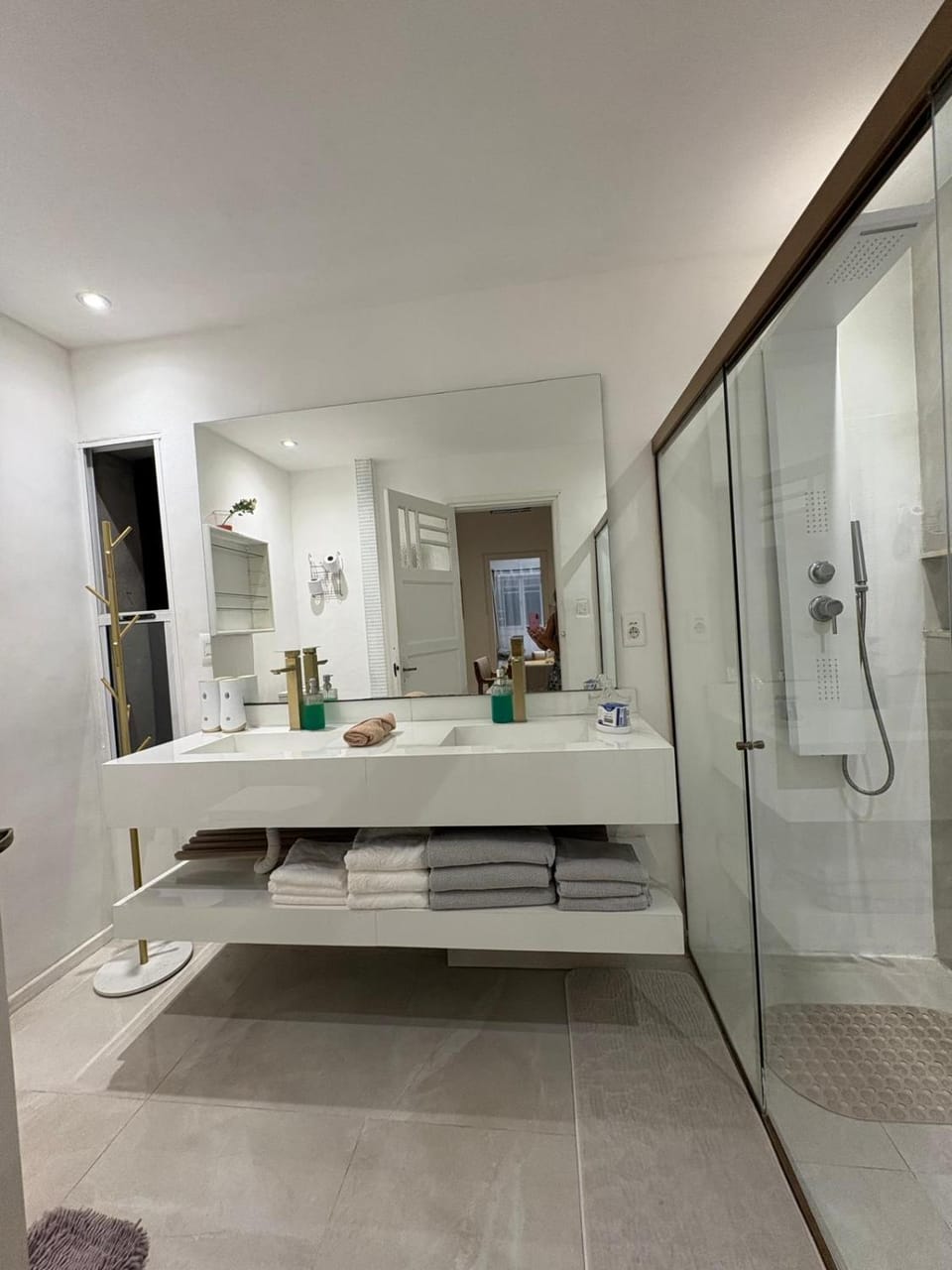 Shower, Hot Tub, Bathroom