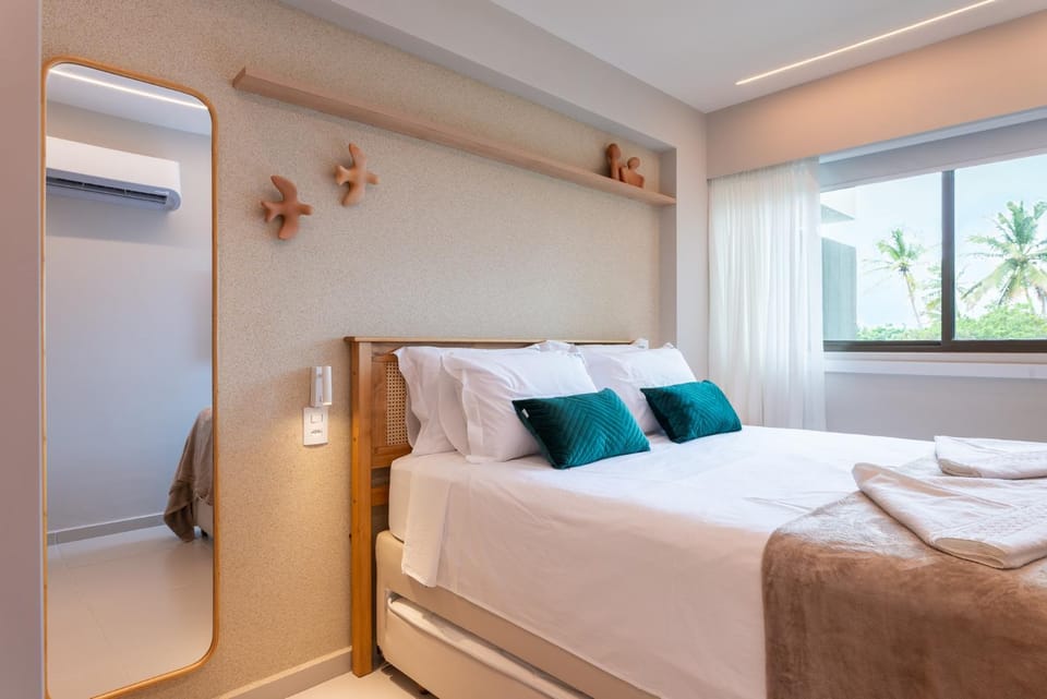 Photo of the whole room, Bedroom, air conditioner
