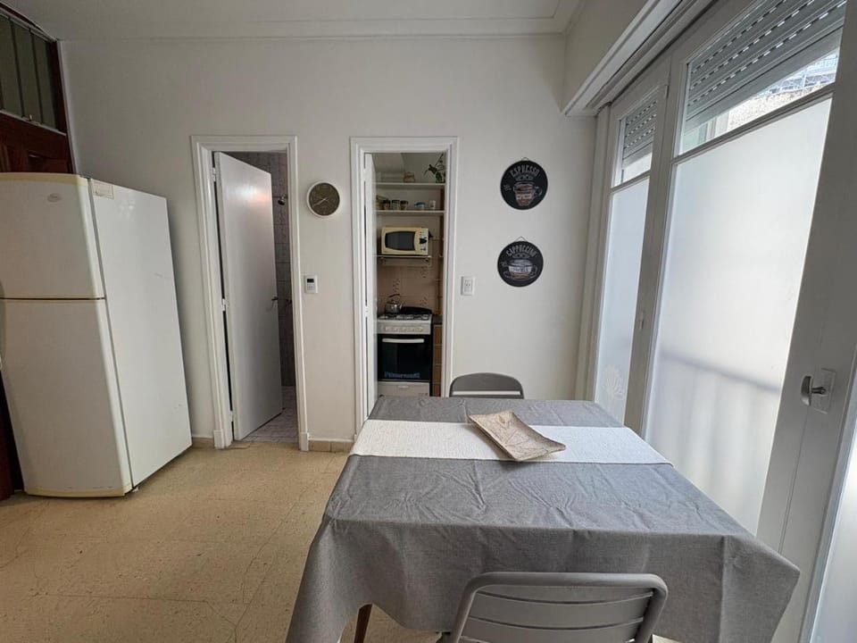Dpto Peralta Ramos 3 personas CENTRO a metros de la Playa Apartment in Mar del Plata