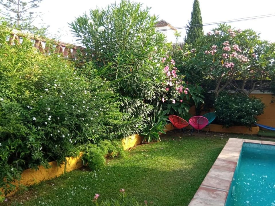 Chalet con encanto, con piscina y cerca de playa House in Torremolinos